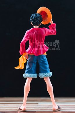 Mô Hình Figure Luffy Memory Cầm Nón - One Piece