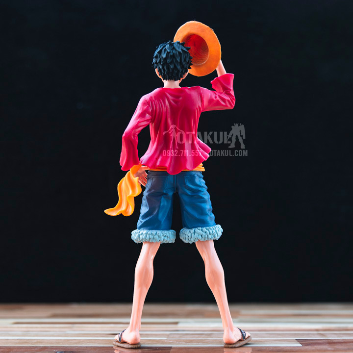 Mô Hình Figure Luffy Memory Cầm Nón - One Piece