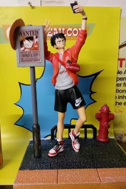 Mô Hình Figure Luffy Street Fashion Ver - One Piece