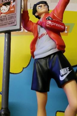 Mô Hình Figure Luffy Street Fashion Ver - One Piece