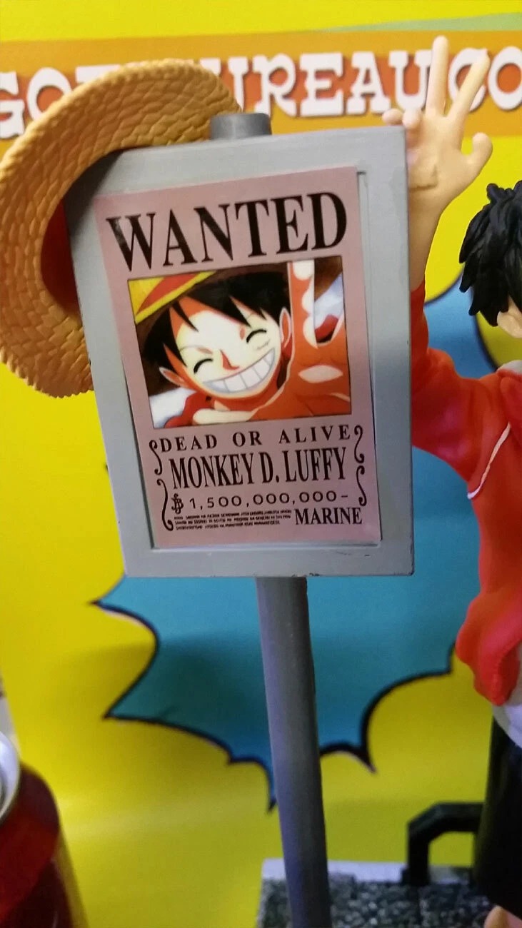 Mô Hình Figure Luffy Street Fashion Ver - One Piece
