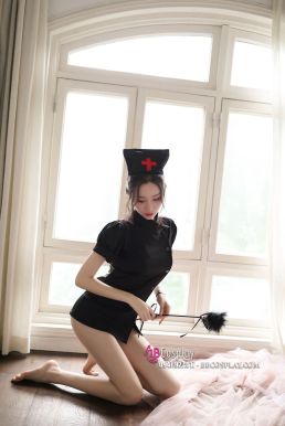 Nữ Y Tá Sexy Đen