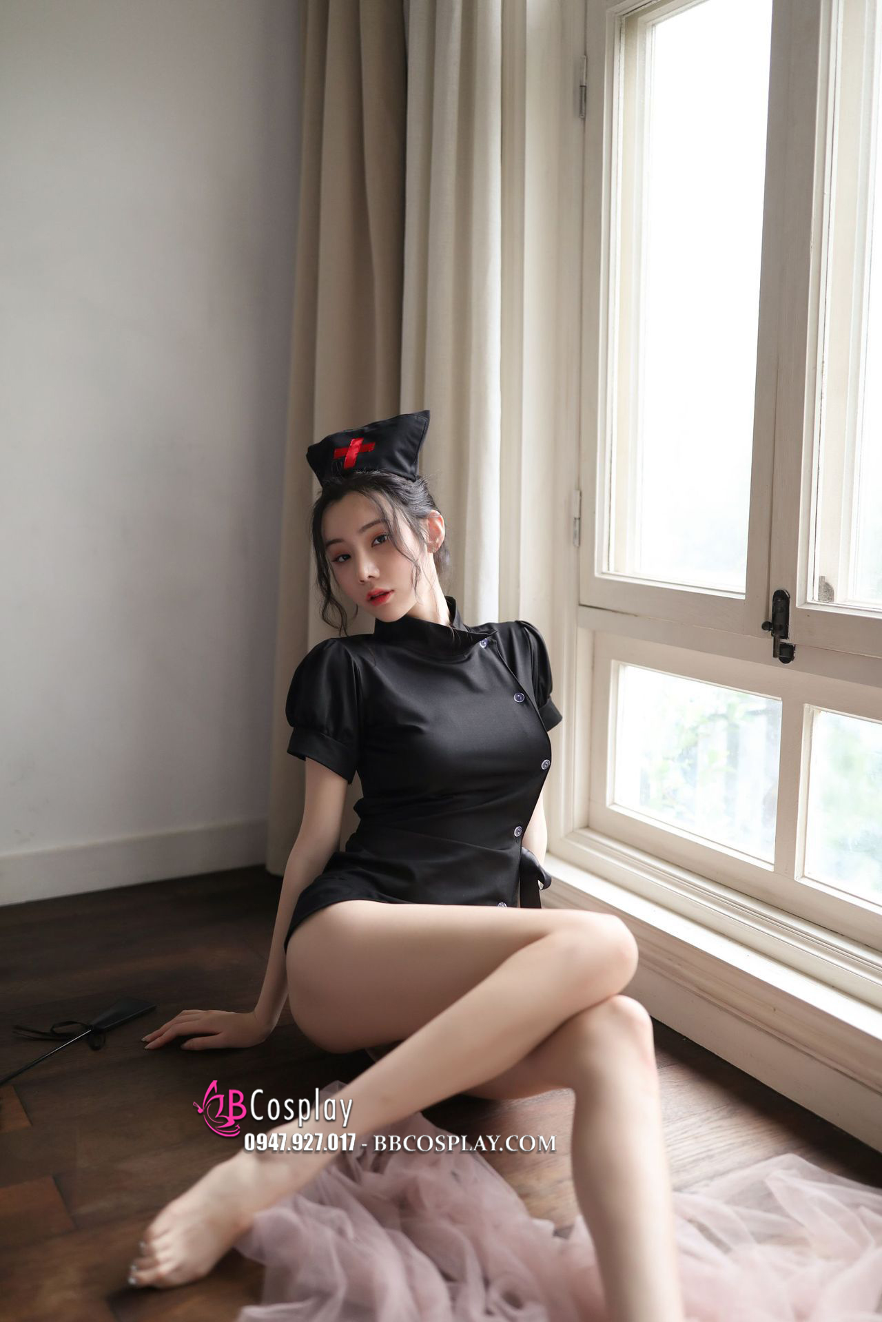 Nữ Y Tá Sexy Đen