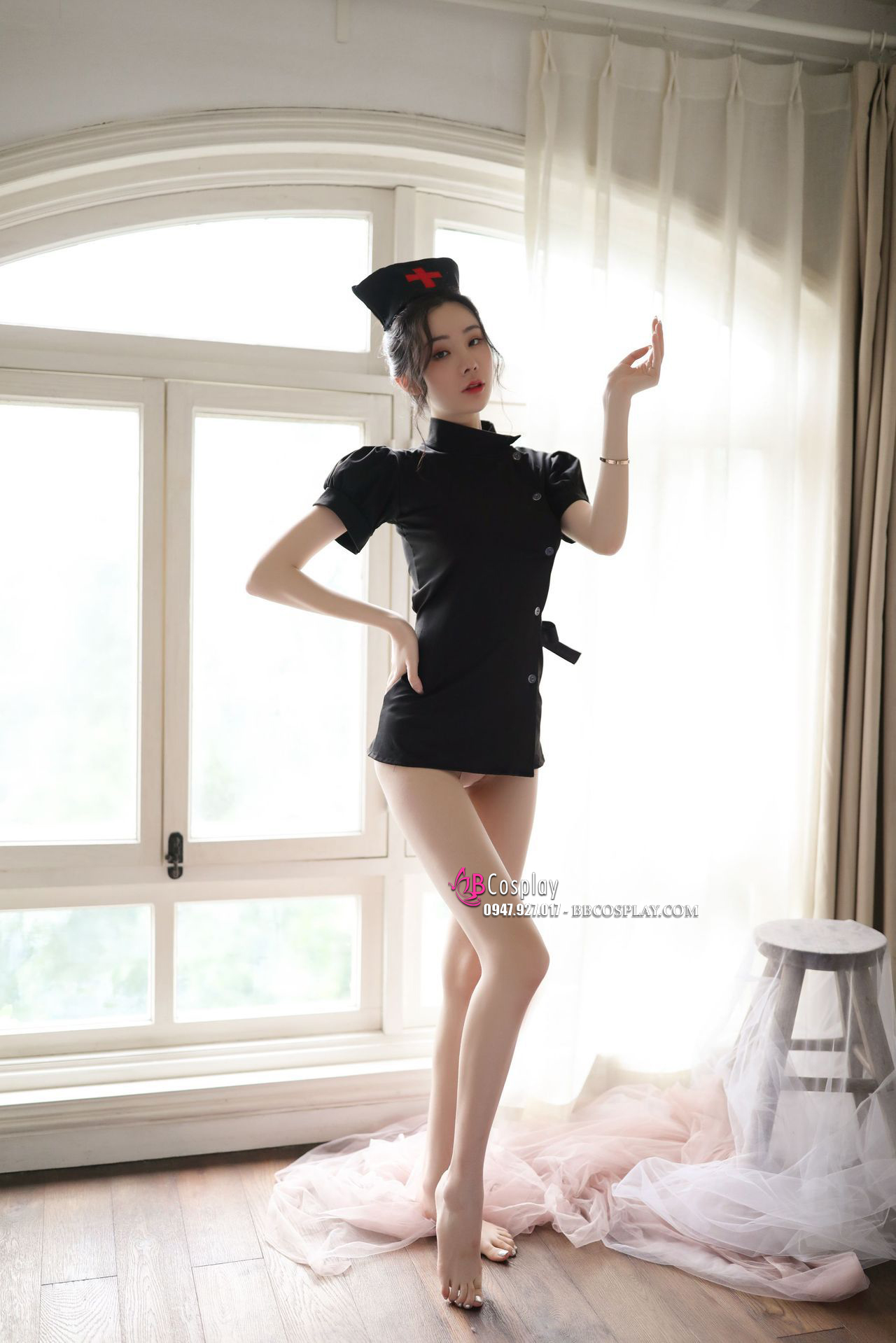 Nữ Y Tá Sexy Đen