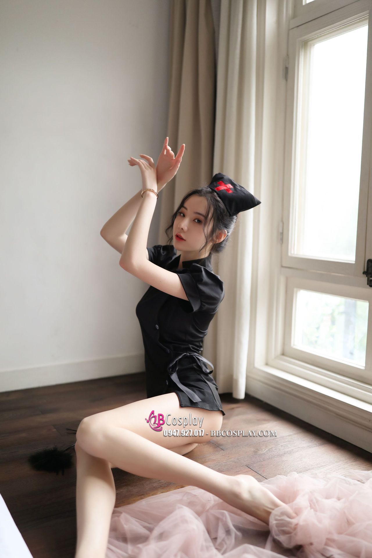 Nữ Y Tá Sexy Đen
