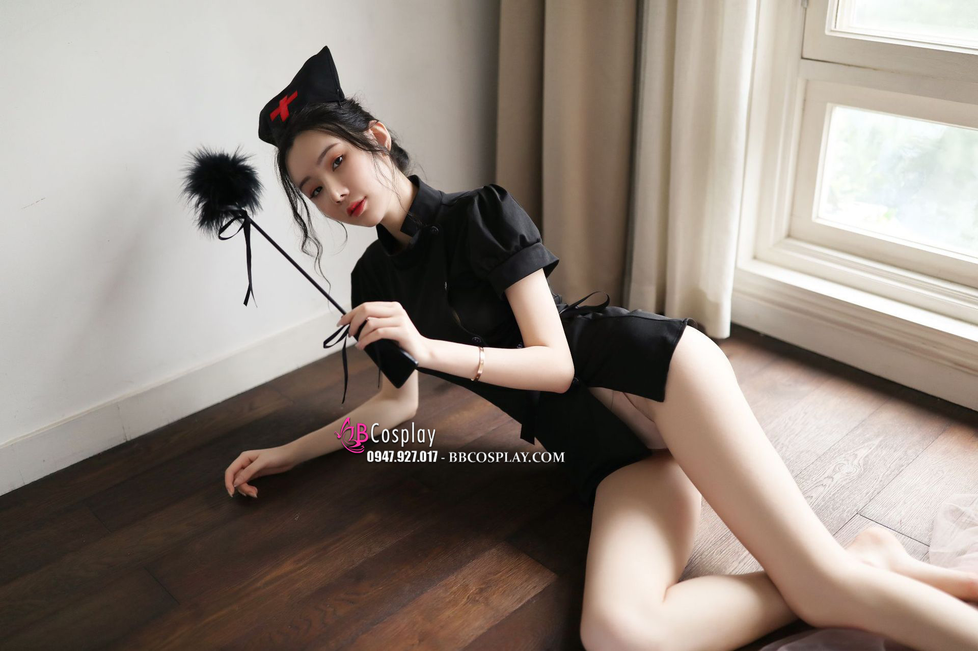 Nữ Y Tá Sexy Đen