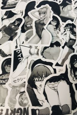 Sticker Manga H E N T A I - Bộ 50 Cái