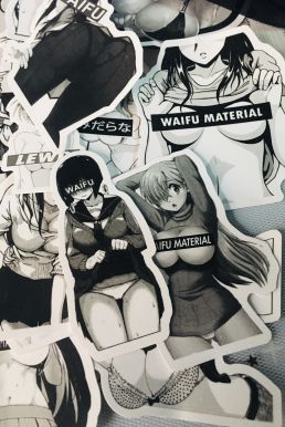Sticker Manga H E N T A I - Bộ 50 Cái