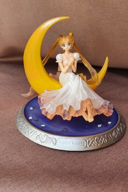 Mô Hình Figure Sailor Moon - Công Chúa Mặt Trăng & Trăng Khuyết