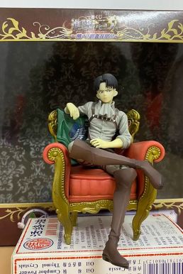 Mô Hình Figure Levi Ngồi Ghế Sofa - Attack On Titan