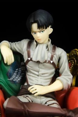 Mô Hình Figure Levi Ngồi Ghế Sofa - Attack On Titan