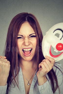 Mặt Nạ Nhựa Chú Hề Giá Rẻ
