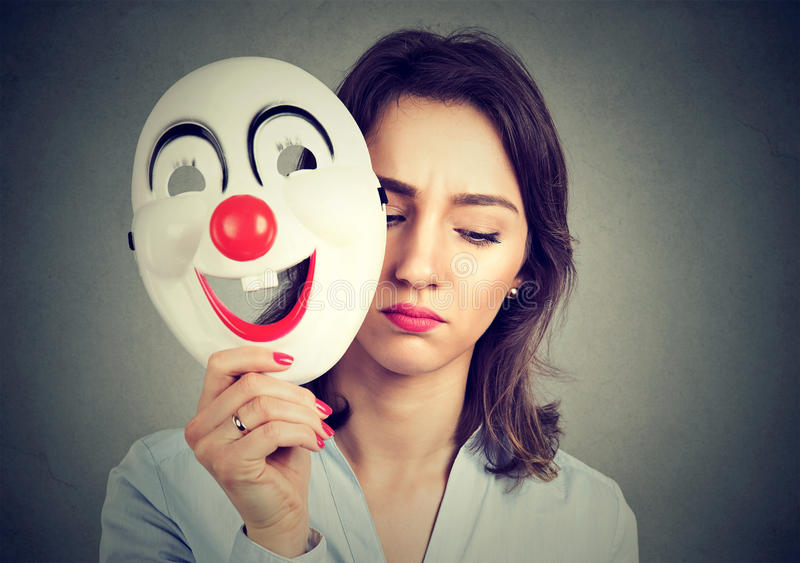 Mặt Nạ Nhựa Chú Hề Giá Rẻ