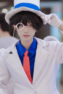 Mắt Kính Kaito Kid Có Không Đèn Lazer Trong Thám Tử Lừng Danh