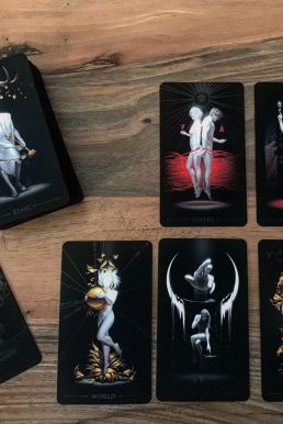Bài Bài True Black Tarot - Bộ Bài Tarot Huyền Bí