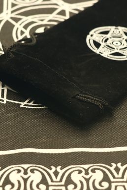 Túi Đựng Bài Tarot Đen Nhung Mịn Màng - Trăng Đôi