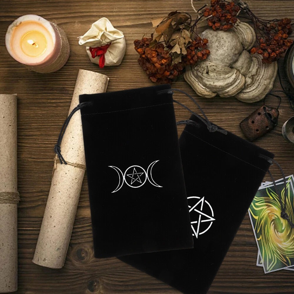 Túi Đựng Bài Tarot Đen Nhung Mịn Màng - Ngôi Sao 12 Cung