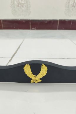 Giá Để Kiếm Gỗ Để Bàn Lót Nhung 1 Tầng Hình Đại Bàng Mạ Vàng