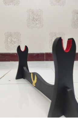 Giá Để Kiếm Gỗ Để Bàn Lót Nhung 1 Tầng Hình Đại Bàng Mạ Vàng