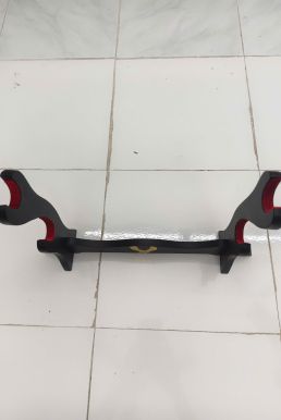 Giá Để Kiếm Gỗ Để Bàn Lót Nhung 3 Tầng Hình Đại Bàng Mạ Vàng