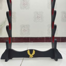 Giá Để Kiếm Gỗ Để Bàn Lót Nhung 4 Tầng Hình Đại Bàng Mạ Vàng