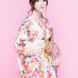 Kimono Trắng Bách Hoa Tone Hồng