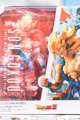 Mô Hình SHFiguarts Super Saiyan SonGoku - Dragon Ball Z (Super Warrior Awakening)