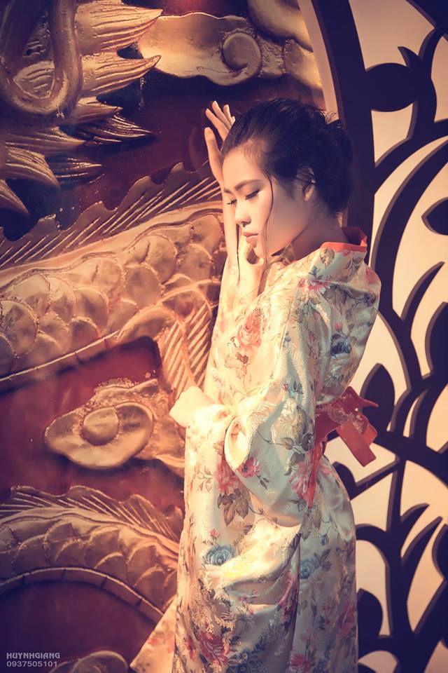 Kimono Gấm Vàng