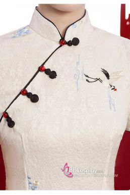 Sườn Xám Hạc Lưu Vân Trắng Thêu