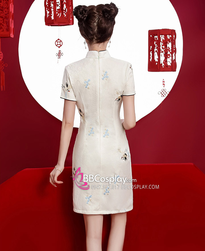 Sườn Xám Hạc Lưu Vân Trắng Thêu